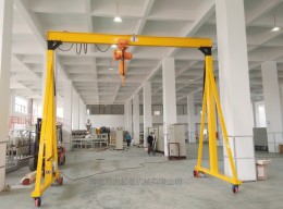 可升降龍門架起重機(jī)