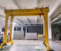 電動雙梁龍門架起重機(jī)